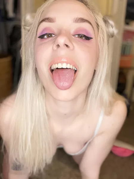 I’ve been a good girl by brokencatrobot