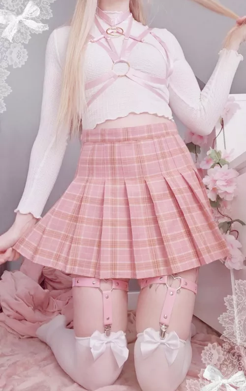 I've been away for a while because I moved house! This lil' dolly got a new doll house to play in 🥰🎀 by LittleSophieBoo