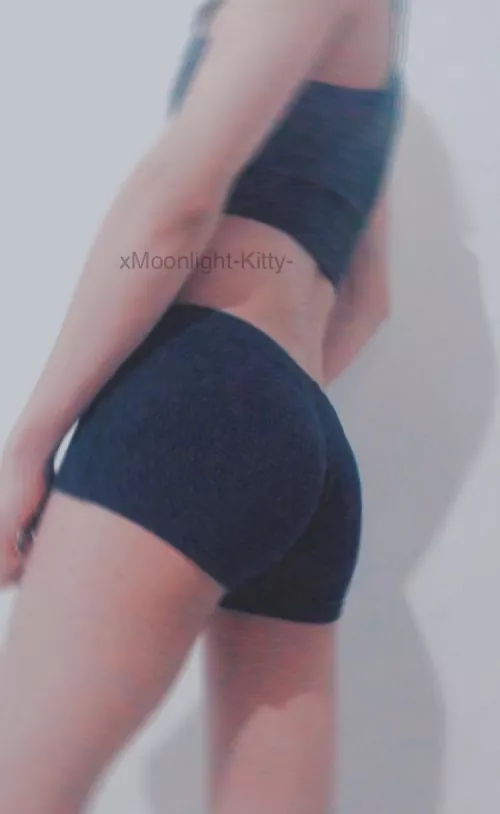 I've been feeling cute lately >w< by xMoonlight-Kitty-