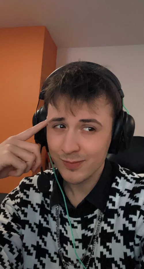 I’ve been low-key addicted to apex but also it’s fun 😂 by Sc_Jason_t9664