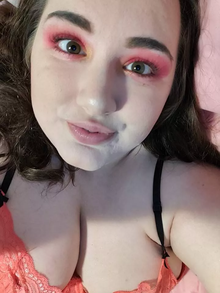 I've been practicing my eyeshadow a lot and I'm getting better I just need to learn how to do eyelashes, they seem scary 😬 posted by chubbysweetpeaa