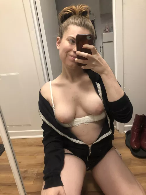 I’ve been showing more of my (f)ace on here lately. I hope that’s ok ❤️ by libbyland7