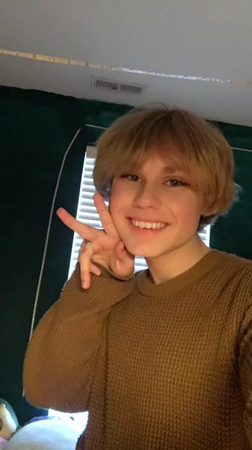 I’ve been told my hair is cute so y’all agree? by pumpkie-spoon