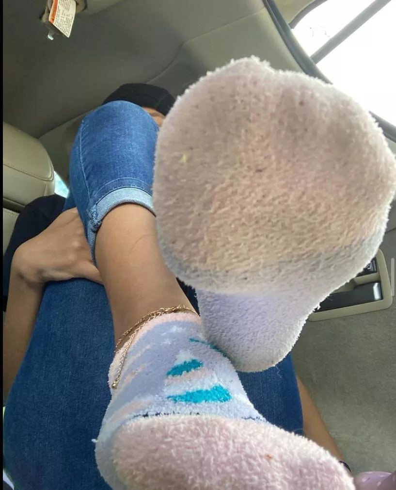 I’ve been wearing these socks for a whole week now😌 posted by Vvaprz