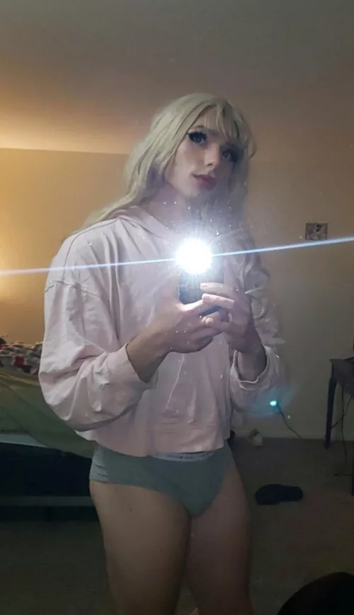 I've been working out! What do you think? 🍑 by Emsie21