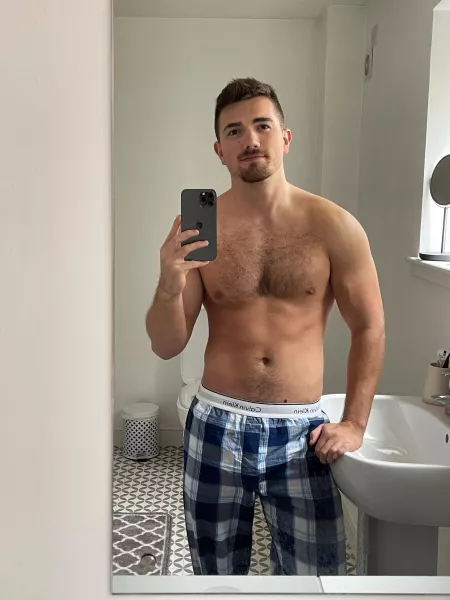 I’ve decided today is going to be a pyjama day ☺️ by Muggy_Duke