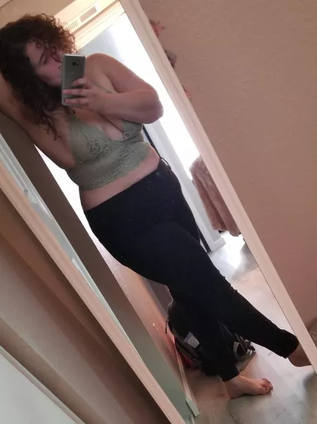 I've given up wearing much around the place~ by Whim_Cee