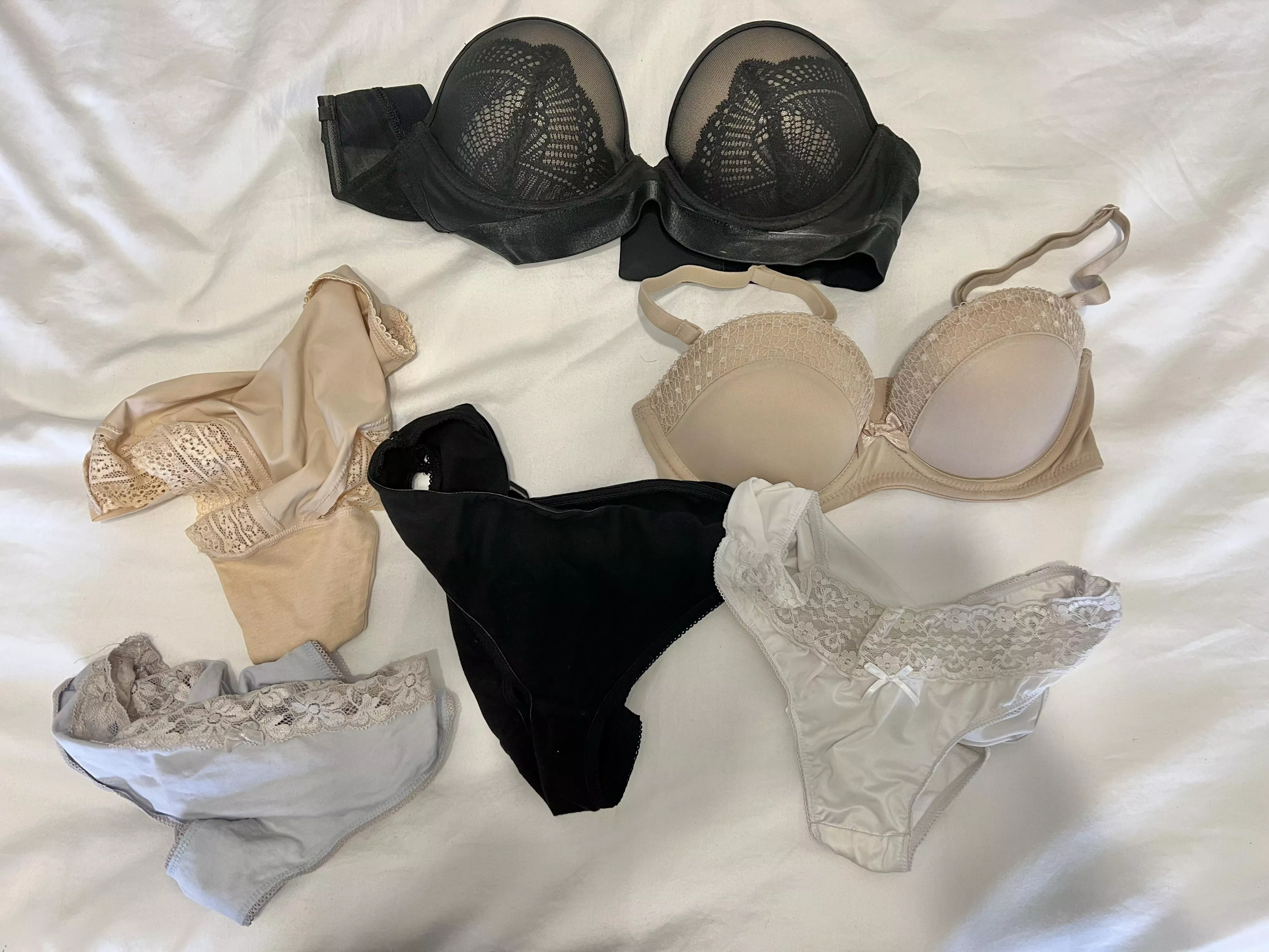 I’ve got the house and my little sisters underwear all to myself this morning 😋 posted by ivantemp