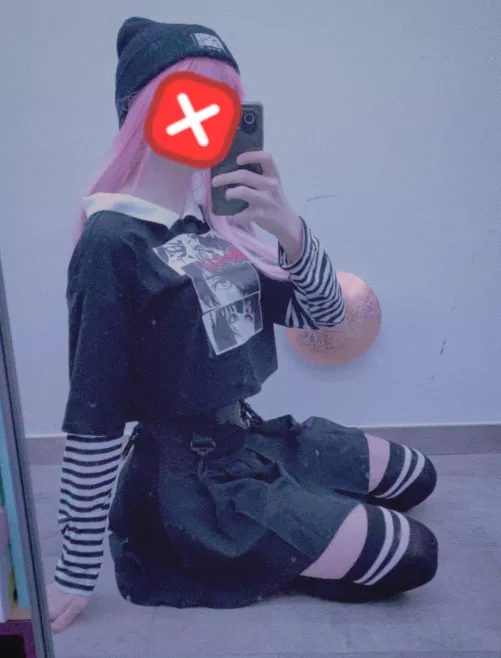 I've got told i have a very feminine waist. What do y'all think? by DegeneratedWeebAlt