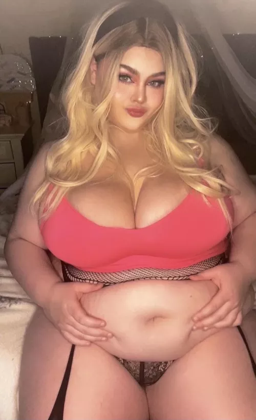 I’ve really been filling out my clothes lately 🥵 by SquishyMissyx