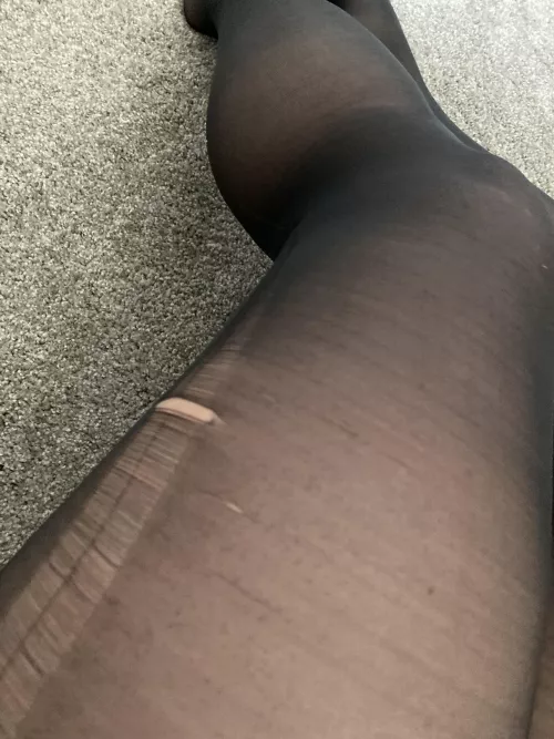 I’ve ripped my pantyhose 🥵 by peachyspicee