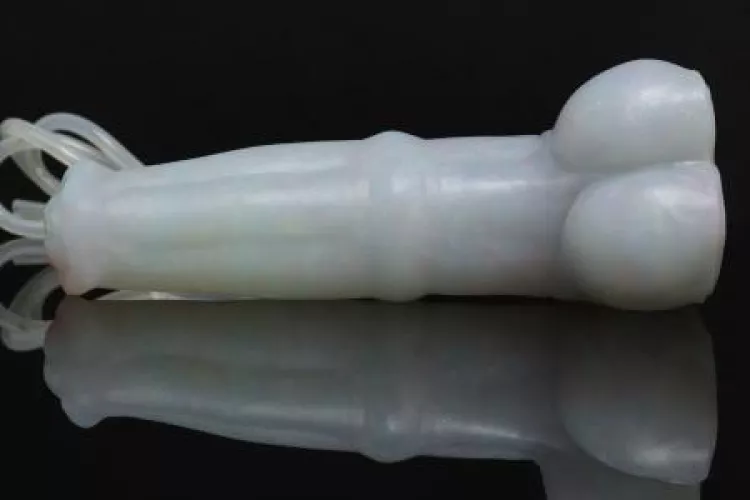 I’ve wanted Opal since the color was first created and I just snagged a m/m opal Bumble Hooves WITH A CUMTUBE by yanderepinku