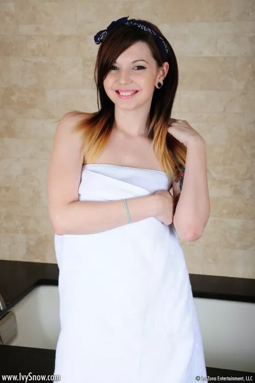 Ivy Snow by tungstenbell