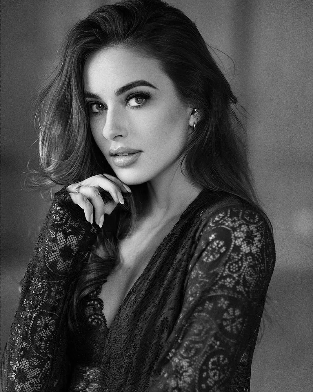 Izabela Ion posted by BOOOOOOOBIES