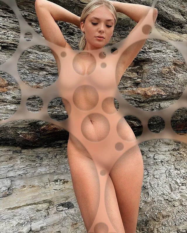 Jami-lee Boyle posted by altbubblr