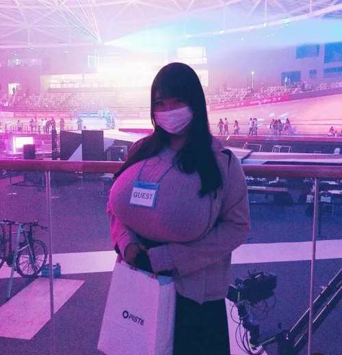 Japanese girl busting stereotypes by Desecr8or