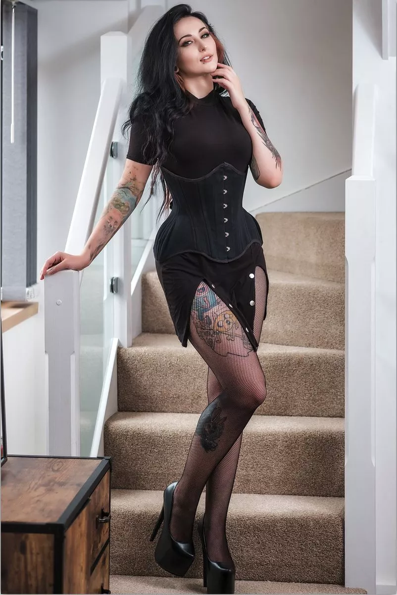 Jasmine Loux posted by Crazy-Pete