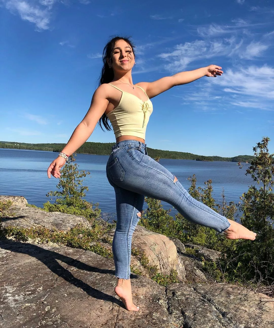 Jeans cannot hide the thickness. @daphneebureaulugo posted by LasherDeviance