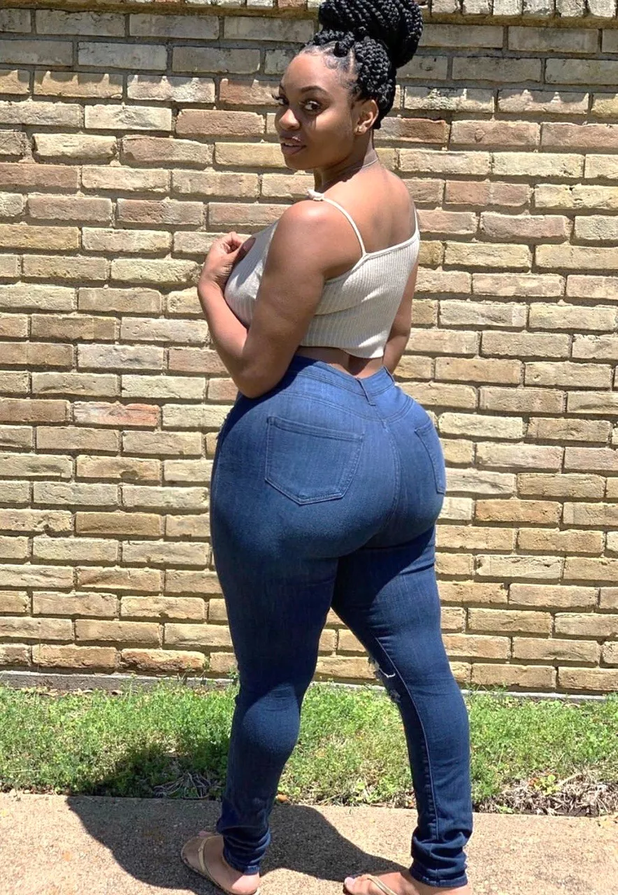 Jeans Tight posted by uniqueoneguy