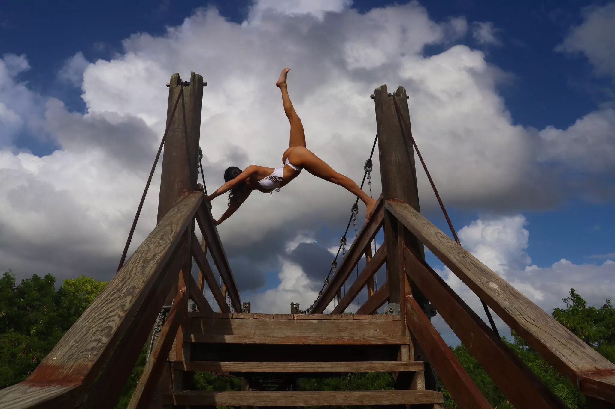 Jen In an Amazing Position posted by VisceralSpartan