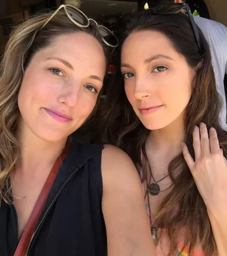 Jenna and Ingrid by voyager2000