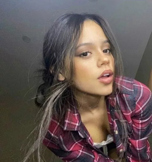 Jenna Ortega has such a pretty face to jerk to by Clarity_Control21