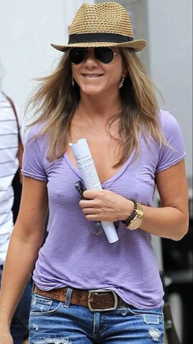 Jennifer Aniston posted by DiosMioMan2