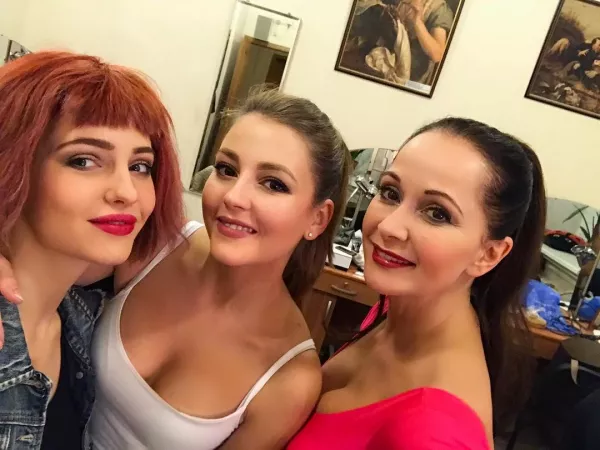 Jerk off om mommy and daughter tits, boys by supermommyboy