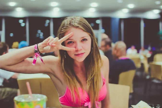 Jessie doing her best 'Travolta' by SpunkySpunkyAssGuy