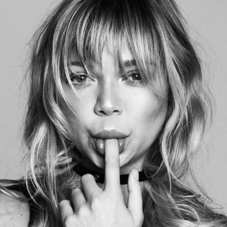 Jessie fingers her mouth by SpunkySpunkyAssGuy