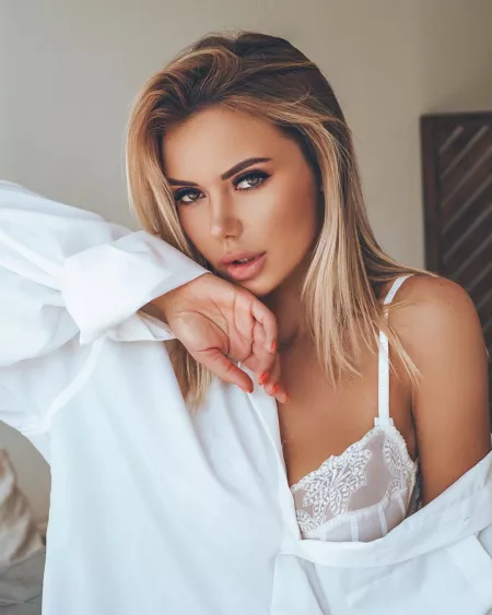 Jessy Hetten with her stunning eyes by BOOOOOOOBIES