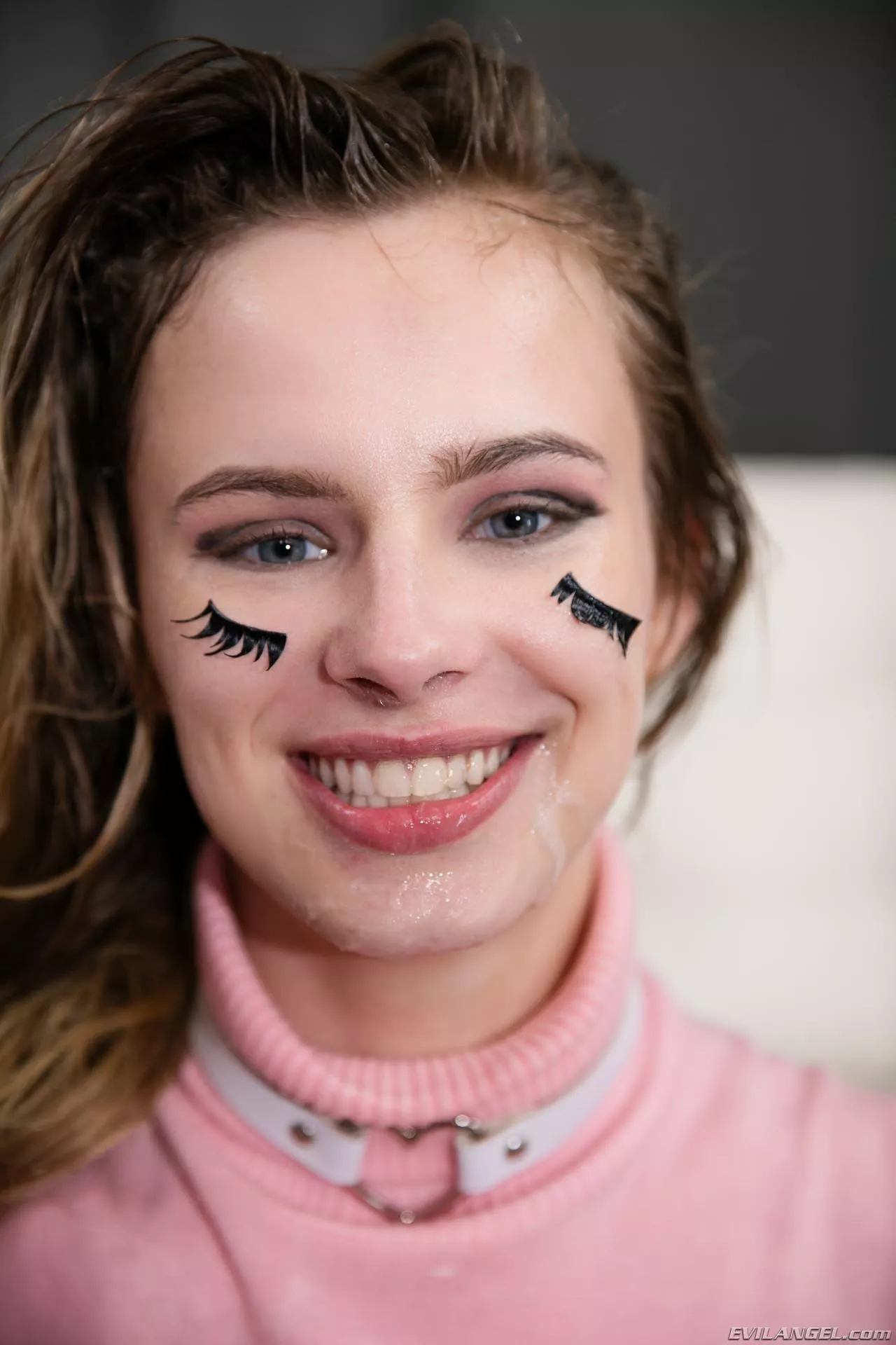 Jillian Janson posted by jakay25