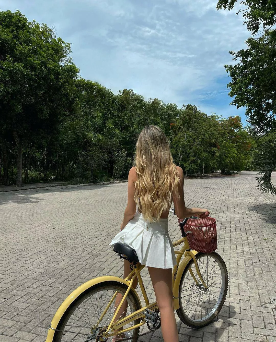 (@JodeciRadu) posted by Sweet-Submissive