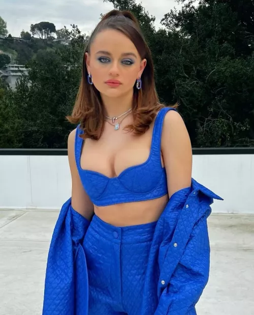 Joey King in blue by cor0094