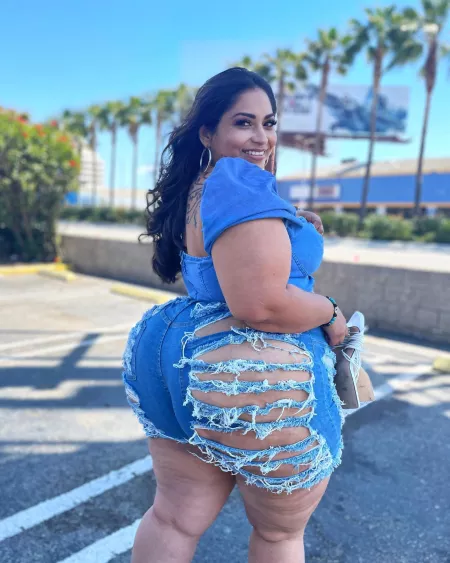 @johanamaya18 on Insta by 1_mint