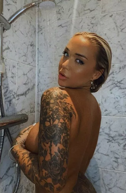 Join her in the shower? by paranoid-and-aroused