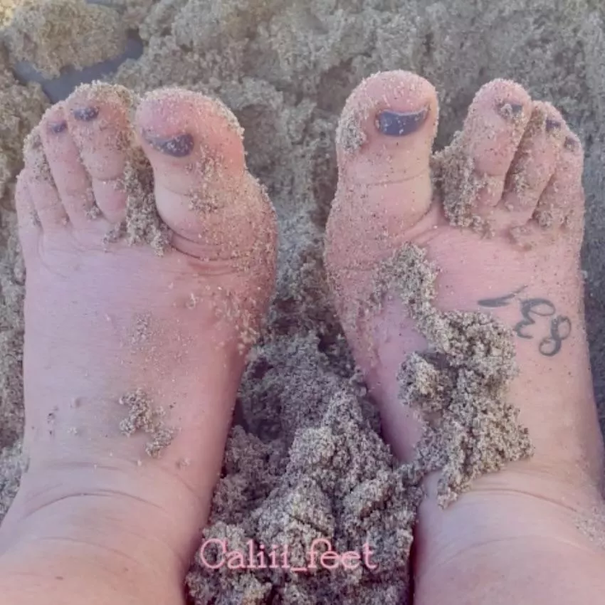 Join me at the beach? 🏝 posted by caliiifeet