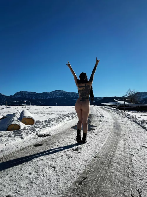 Join me for naked adventures? by lionetta1