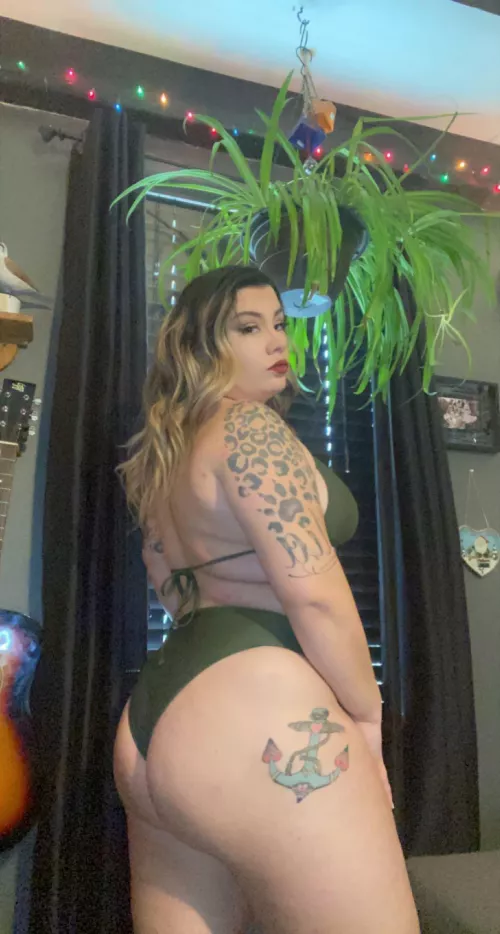 Join me in the hot tub while he’s away? by Cccuuunnntttsuela