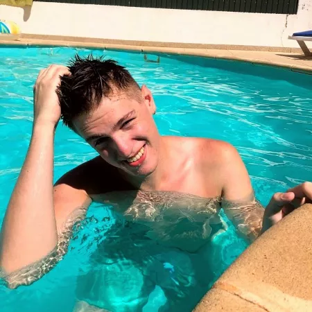 Join me in the pool? by Va1iant7