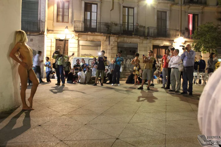 Judita posing in Barcelona by c_hollander