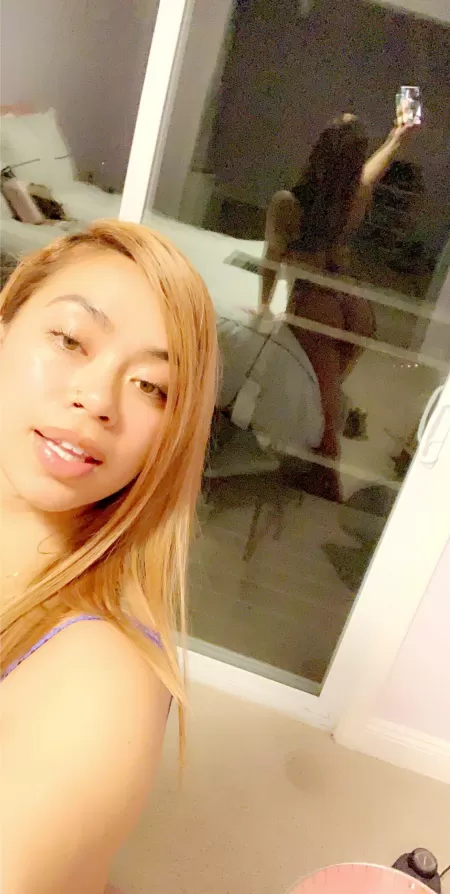 juicy booty 🍑 by sydyonce