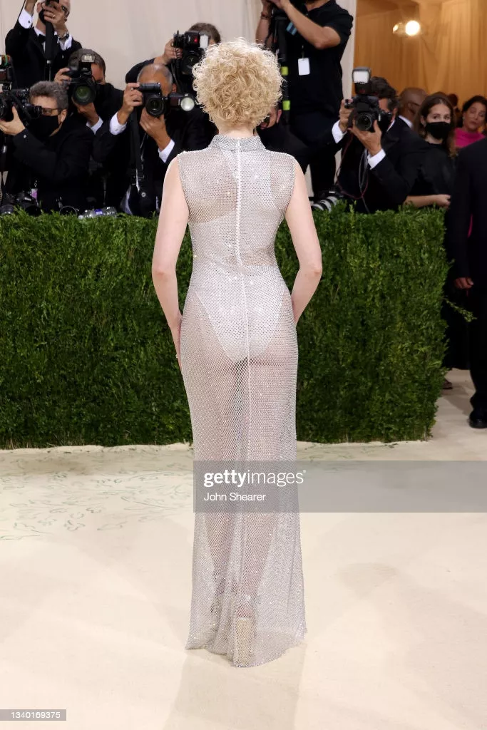 Julia Garner from behind posted by cor0094