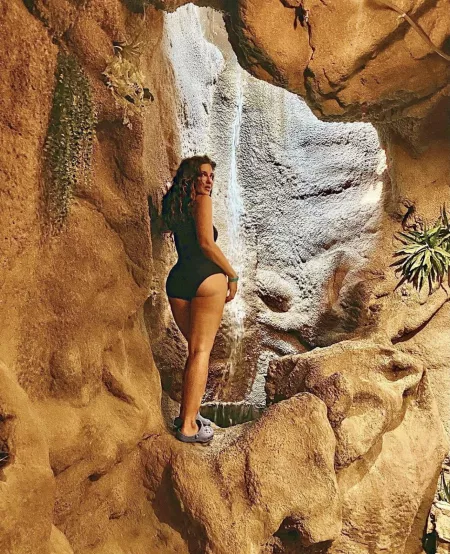 Juliana Harkavy by olenhmrk