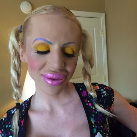 Juliette Stray rocks the bimbo style by Abzuzzler