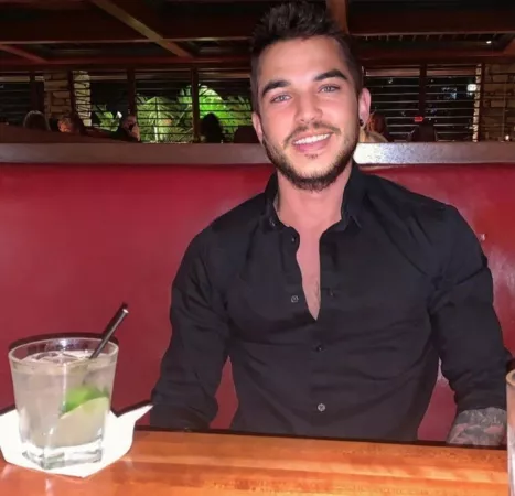 June was a rough/bad month for me. I'm starting to get good at being numb. Hope u guys take it easy today. ✌. by AskOdin