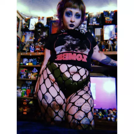 Just a curvy punk girl in fishnets by lesleg0re