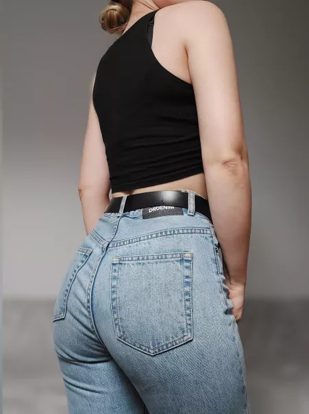 Just a cute little top passing by by Soy_nanami