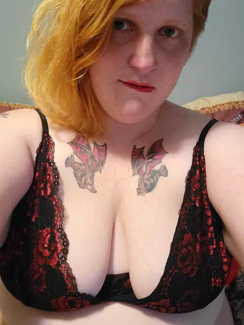 Just a darker red tonight by buxoumbosum113