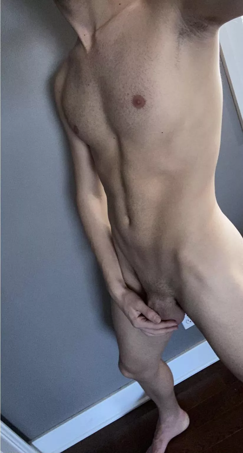 Just a dude with a big 🍆😈💦 - 21 where are you from? I’m from 🇨🇦 posted by frenchbo_1